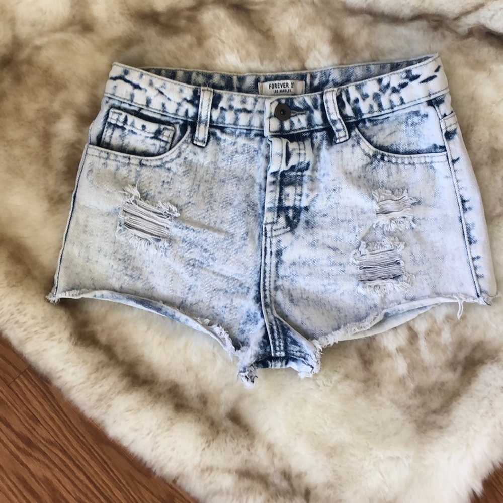 Forever 21 Highwaisted Denim Shorts size w25